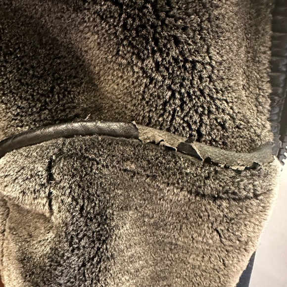 Calvin Klein Men’s black Faux leather faux fur grey jacket size Medium - Picture 8 of 15